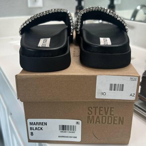 Steve Madden Rhinestone Slides With Chain Bag. - Picture 2 of 5